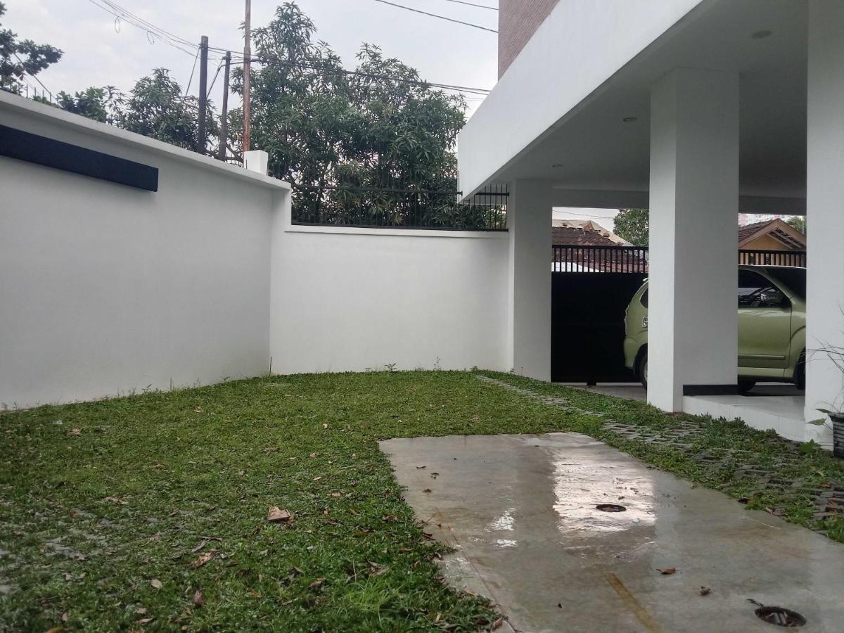 Urbanview Badran Residence Syariah Manahan Surakarta  Bagian luar foto