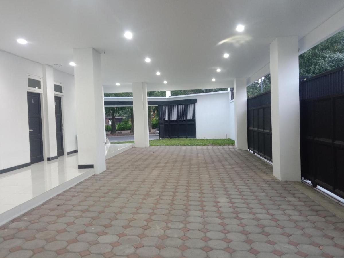Urbanview Badran Residence Syariah Manahan Surakarta  Bagian luar foto